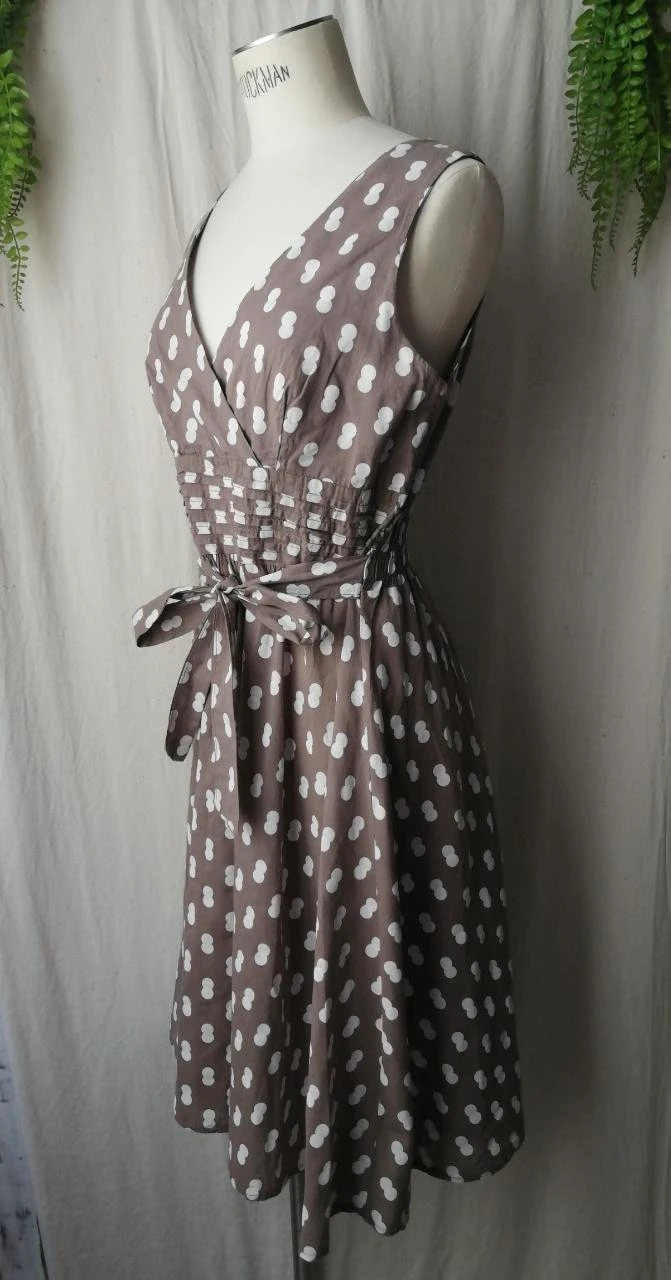 Vestido veraniego holgado color topo con lunares blancos de algodón elástico "Made in Italy" – photo 2